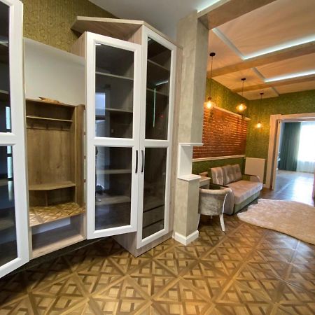 Apartment On Balabana Street ลวีฟ ภายนอก รูปภาพ