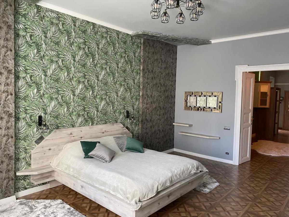 Apartment On Balabana Street ลวีฟ ภายนอก รูปภาพ