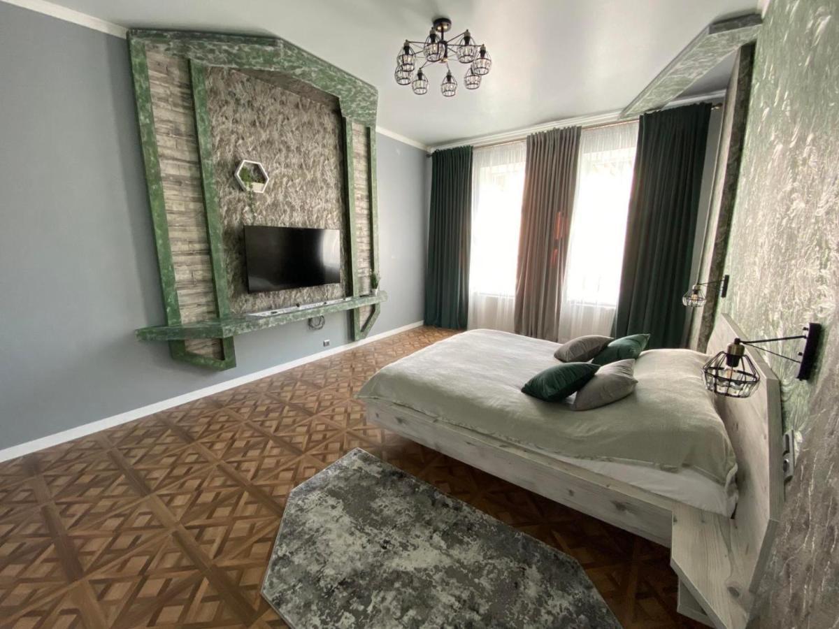 Apartment On Balabana Street ลวีฟ ภายนอก รูปภาพ