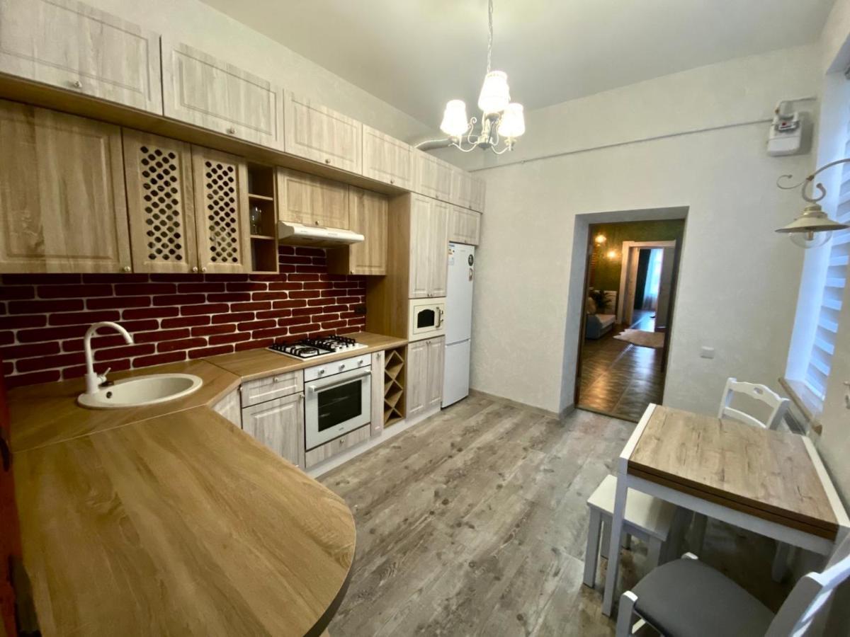 Apartment On Balabana Street ลวีฟ ภายนอก รูปภาพ